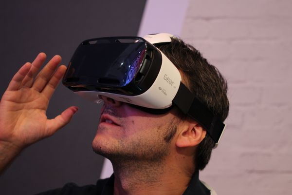 samsung_gear_vr_15060706109.jpg