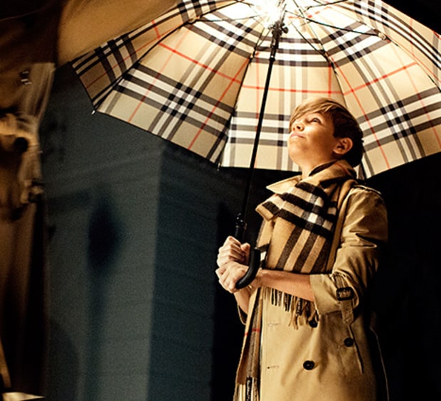 Burberry shop heritage umbrella