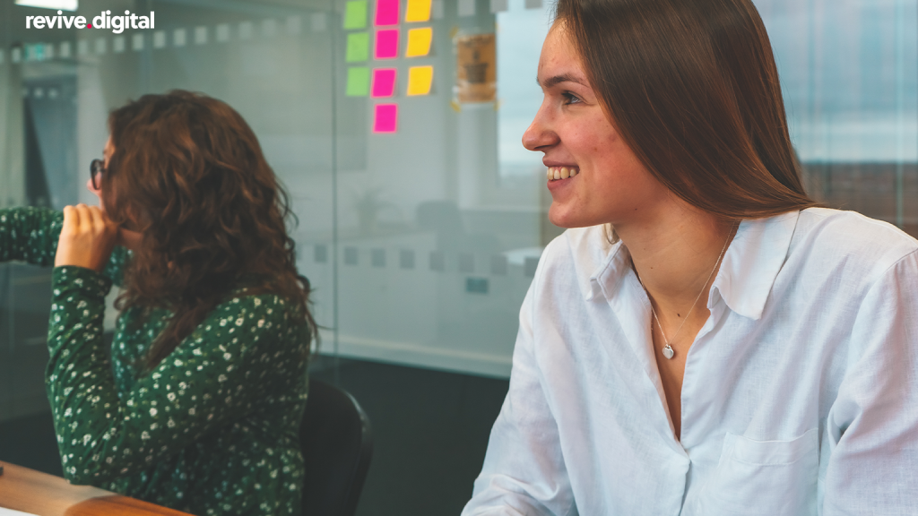 2 women looking at a ecommerce website in a screen